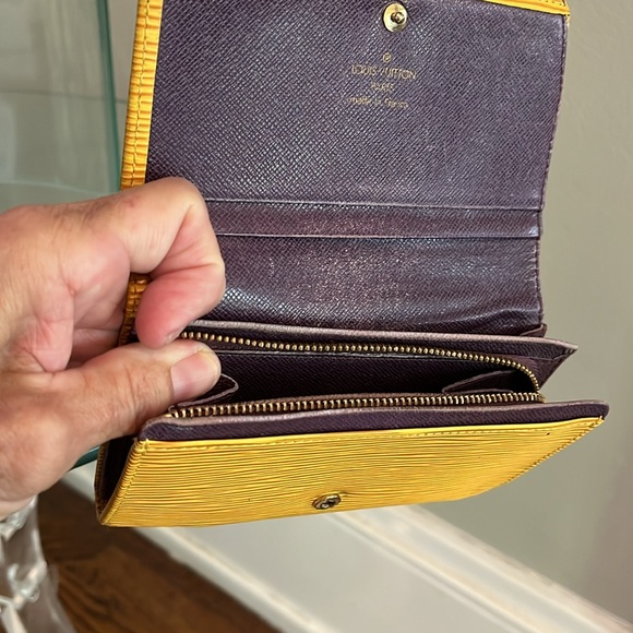 Louis Vuitton Yellow Epi Wallet - Picture 8 of 11